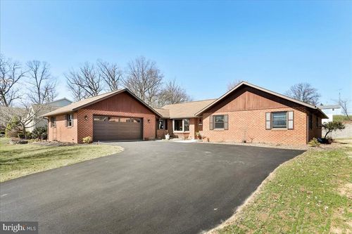 3671 Jenny Ln, CHAMBERSBURG, PA, 17202-9408 | Card Image