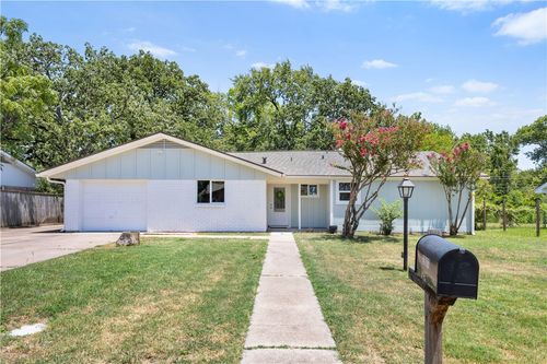 2607 Wayside Dr, Bryan, TX, 77802-2457 | Card Image