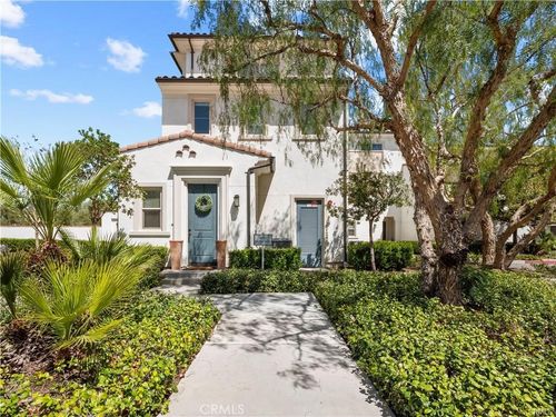 26265 Prima Way, Saugus, CA, 91350-8554 | Card Image