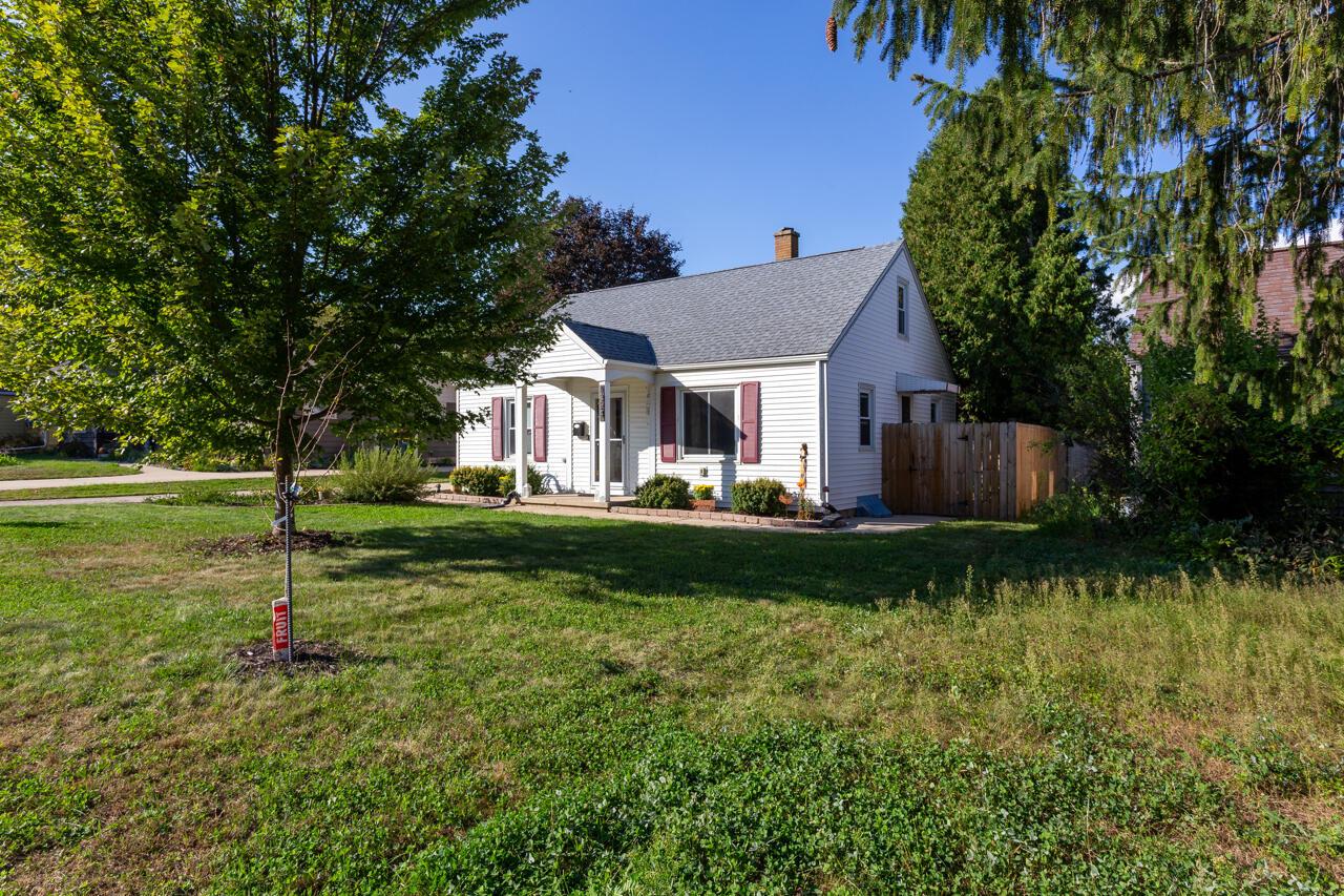 Park Ave, West Bend, WI 53090