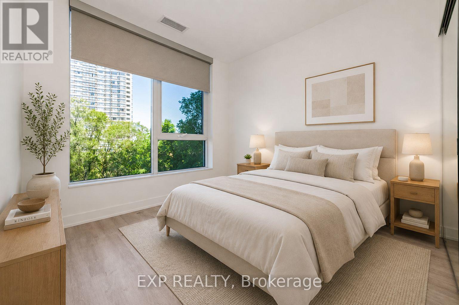 Residential Lease in Toronto (Islington-City Centre West) 2