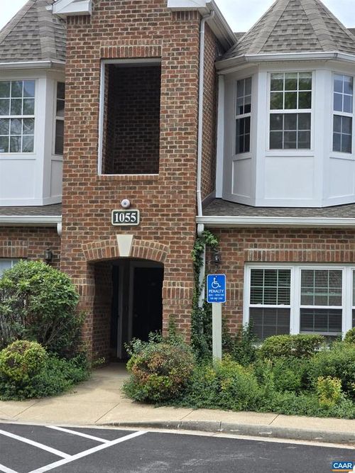 204-1055 Weybridge Ct, CHARLOTTESVILLE, VA, 22911-4613 | Card Image