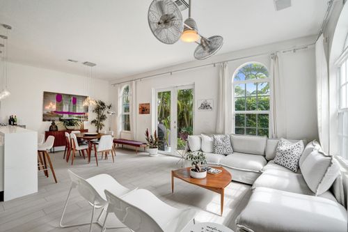 6-2636 Ne 9th Ave, Wilton Manors, FL, 33334-3706 | Card Image
