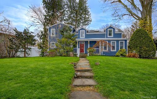 92 Valentine Ave, Glen Cove, NY, 11542-4148 | Card Image