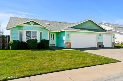 116 S Glacier St, Moxee, WA, 98936-9389 | Card Image