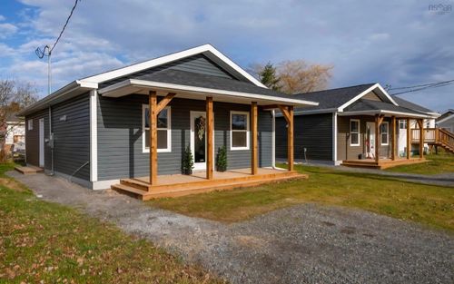54 Oak St, Pictou, NS, B0K1H0 | Card Image
