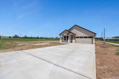 16118 Vaquero Dr, Atascosa, TX, 78002-5223 | Card Image