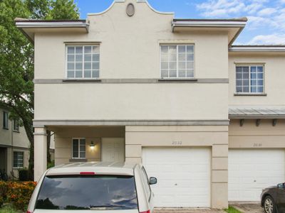 2032 Freeport Lane, Townhouse with 3 bedrooms, 2 bathrooms and null parking in Riviera Beach FL | Image 2