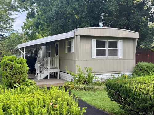 6 Oahu Ln, New Paltz, NY, 12561-4215 | Card Image