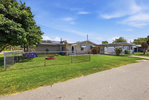 1111 51st Ave W, Bradenton, FL, 34207-2551 | Card Image