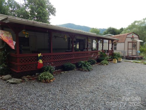 90 Park Pl, Maggie Valley, NC, 28751-7626 | Card Image