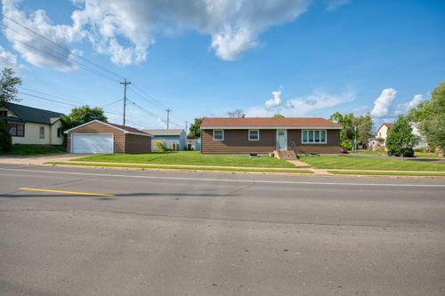 115 E 25th St, Hibbing, MN, 55746-2111 | Card Image