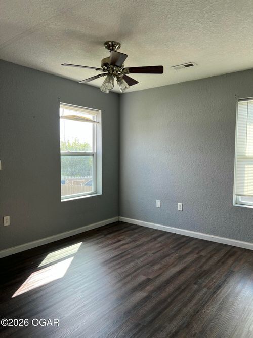 2407 S Wall Ave, Joplin, MO, 64804-2662 | Card Image