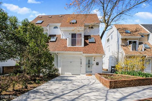 105 Tompkins Cir, Staten Island, NY, 10301-3100 | Card Image