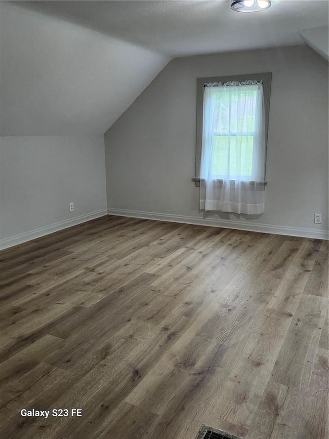 #3 Bedroom upstairs | Image 11