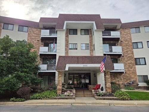 211-3300 Carriageway Dr, Arlington Heights, IL, 60004-1547 | Card Image