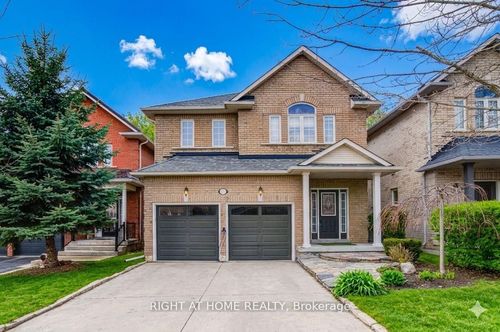 740 Colter St, Newmarket, ON, L3X2V5 | Card Image