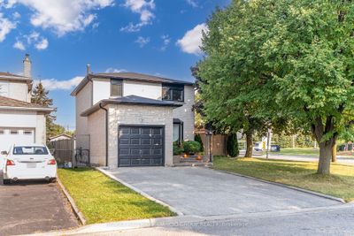 2 Woolen Mill Rd, Home with 3 bedrooms, 2 bathrooms and 5 parking in Markham ON | Image 1