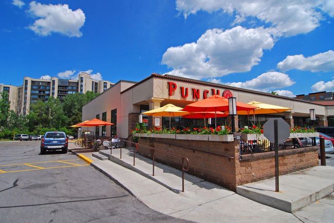 Shopping and restaurants just steps away! | Image 31