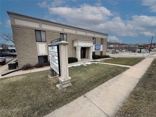 ste-102-222 Edgewood Rd Nw, Cedar Rapids, IA, 52405-4472 | Card Image