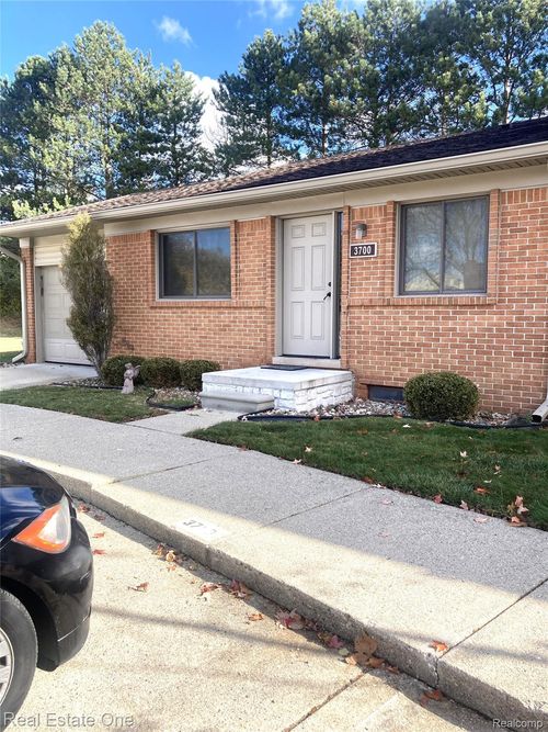 124-3700 Old Creek Rd, TROY, MI, 48084-1624 | Card Image