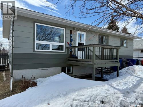 410 Maple Rd W, Nipawin, SK, S0E1E0 | Card Image
