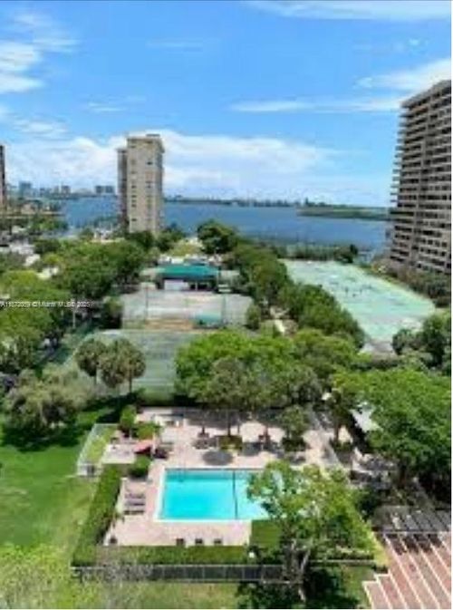 4d-11111 Biscayne Blvd, Miami, FL, 33181-3404 | Card Image