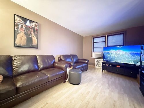 apt-2j-3655 Shore Pkwy, Brooklyn, NY, 11235-2179 | Card Image