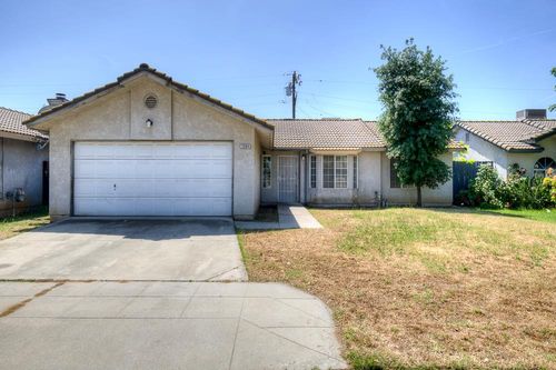 3984 E Robinson Avenue, Fresno, CA, 93726 | Card Image