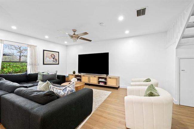 3005 - 3005 Nw 48 Th Ave, Townhouse with 3 bedrooms, 3 bathrooms and null parking in Coconut Creek FL | Image 6