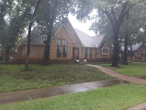1120 Hidden Oaks Dr, Bedford, TX, 76022-7236 | Card Image