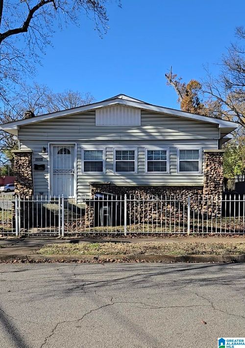 5520 Court J, BIRMINGHAM, AL, 35208-3119 | Card Image