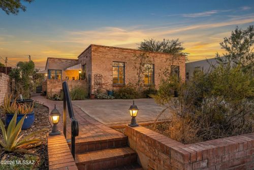 1934 E Mabel St, Tucson, AZ, 85719-4341 | Card Image