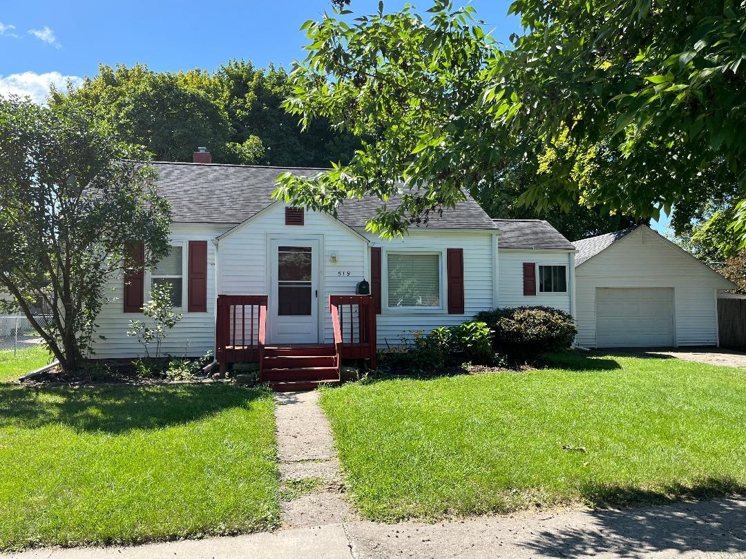 Fletcher St, Owosso, MI 48867