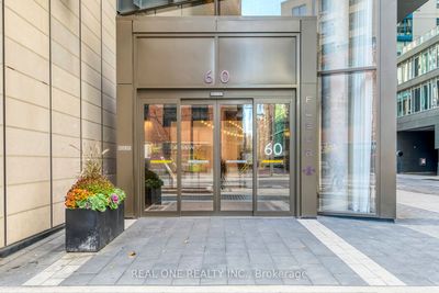 303 - 60 Shuter St, Condo with 3 bedrooms, 2 bathrooms and 1 parking in Toronto ON | Image 2