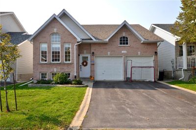 920 Rainbow Cres, House other with 6 bedrooms, 3 bathrooms and 6 parking in Kingston ON | Image 1