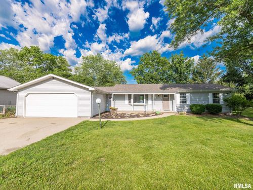 106 N 5th St, Dunlap, IL, 61525-8035 | Card Image