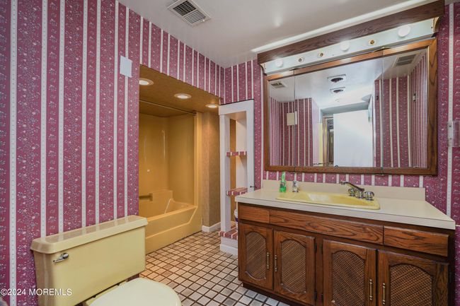 47 Knoll Ct, Condo with 2 bedrooms, 2 bathrooms and null parking in Matawan NJ | Image 23