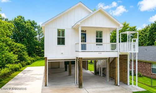 111 North St, Waveland, MS, 39576-3721 | Card Image