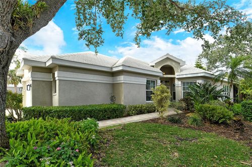 560 Fallbrook Dr, VENICE, FL, 34292-3156 | Card Image