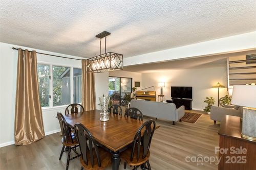 503 Crowfields Ln, Asheville, NC, 28803-3701 | Card Image