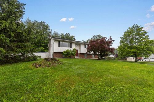 76 Maureen Dr, Middletown, NY, 10940-6680 | Card Image