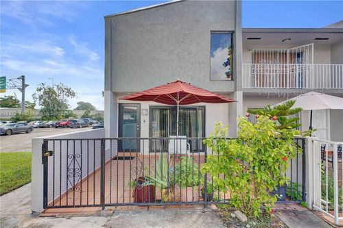 d-2419 Nw 11th St, Miami, FL, 33125-3162 | Card Image