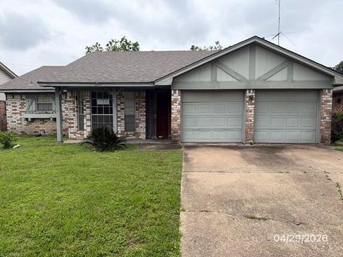 6235 Leaf Arbor Drive, Houston, TX, 77092 | Card Image
