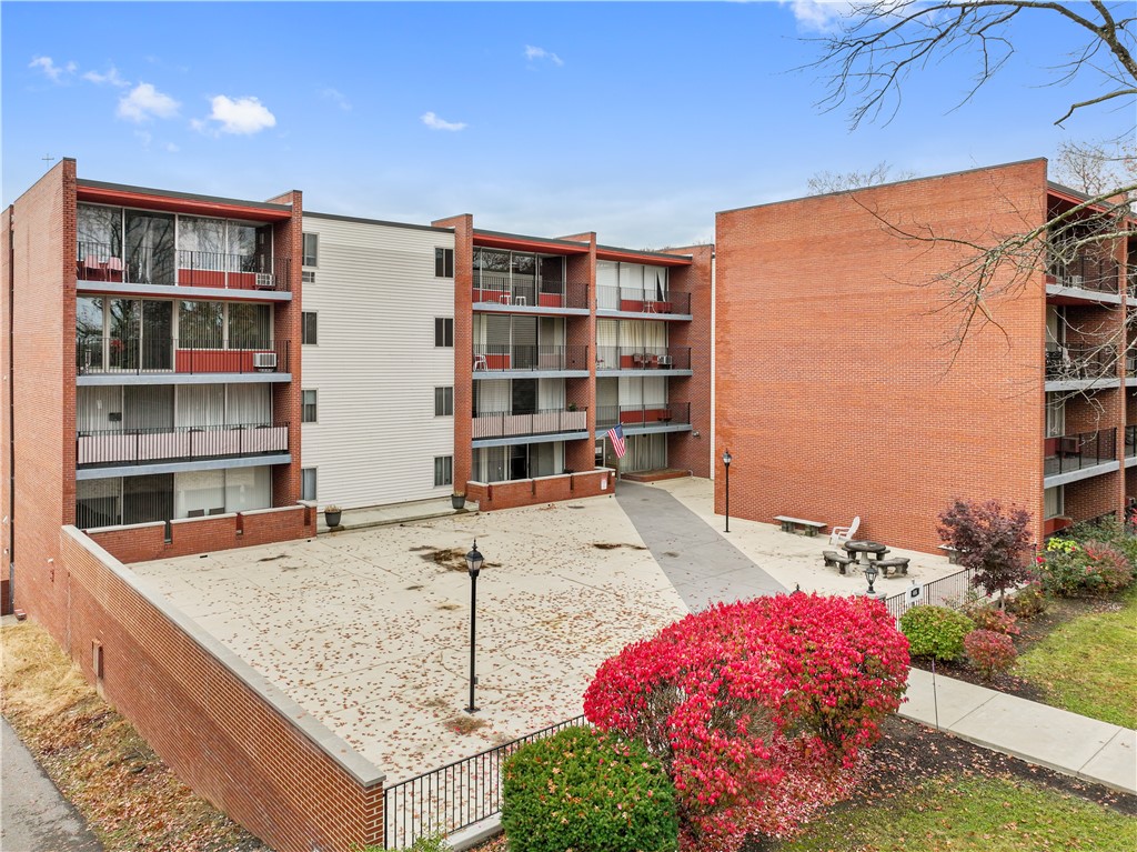 410 446 Hoodridge Drive, Inactive in Castle Shannon Zoocasa