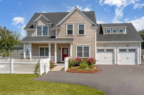 4 Curley Cir, Ayer, MA, 01432-3323 | Card Image