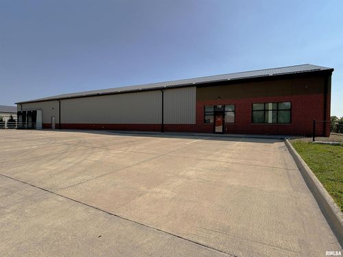 738 40th Ave, Bettendorf, IA, 52722-1268 | Card Image