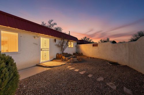 1200 La Poblana Rd Nw, Albuquerque, NM, 87107-1006 | Card Image