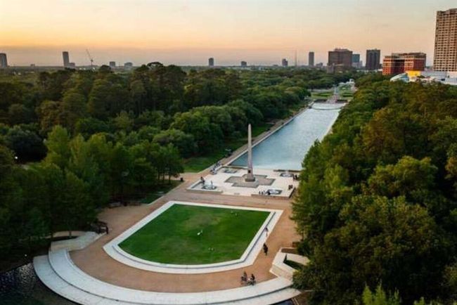 Ideal location minutes away from Hermann Park & Hermann Zoo | Image 24