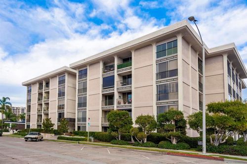 104-7811 Eads Ave, La Jolla, CA, 92037-4214 | Card Image